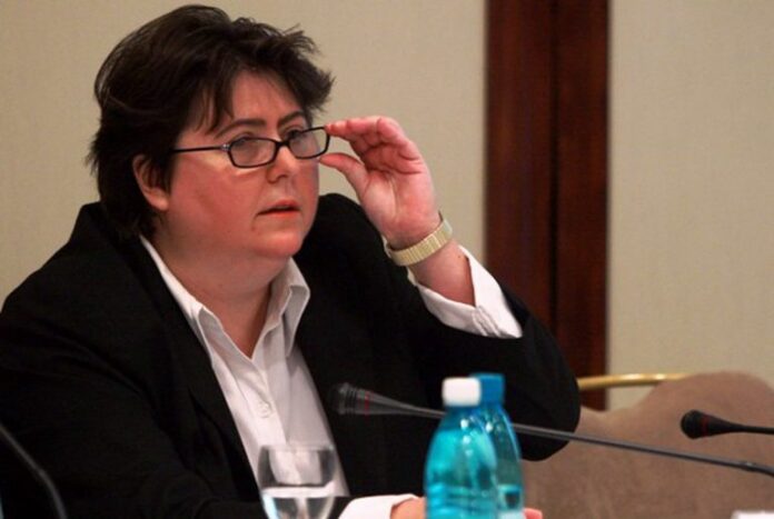 Cine îi dă Alinei Mungiu-Pippidi dreptul să ne declare alcoolici fiscali? O lecție de autoritarism, mascat în reformism