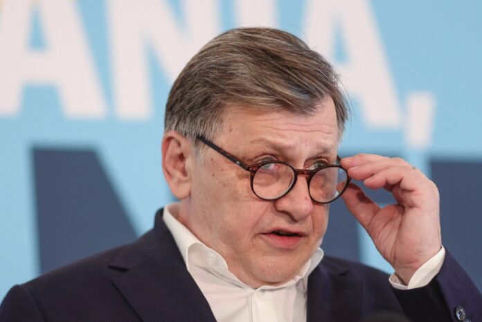 Crin Antonescu arată defectele finaliștilor prezidențiali. Cum se va juca finala!