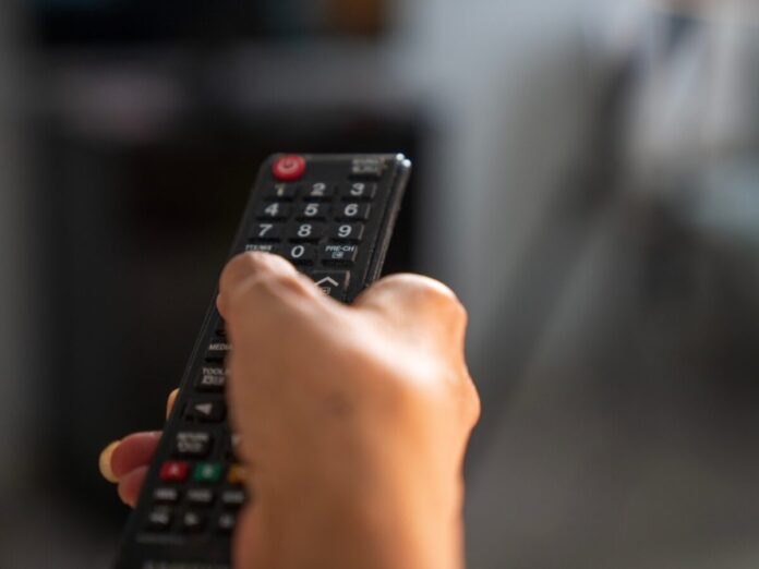 Comaroni: TV-urile de știri manipulează în mod inutil, fiecare emite pentru propria bulă de audiență