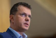 Viitorul ministru al Apărării la fabrica de diplome Bioterra