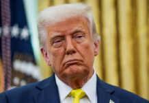 Paul Craig Roberts: ”Trump după 6 luni de mandat, aproape învins de către Sistem!”