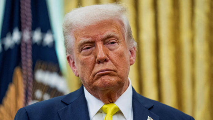 Paul Craig Roberts: ”Trump după 6 luni de mandat, aproape învins de către Sistem!”