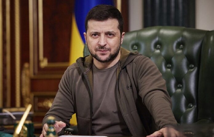 ”Perfidul Occident” constată abia acum corupția regimului Zelensky și taie asistența financiară pentru Ucraina. Debarcarea lui ZeleVogue?!