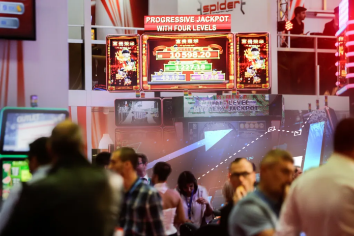 HOTNEWS: Asta-i România-2025! Se mizează la jocurile de noroc mai mult s-a cheltuit pe cazare la toate hotelurile din țară