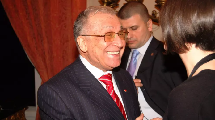 Costi Rogozanu, despre Ion Iliescu: Zâmbetul bunicuței