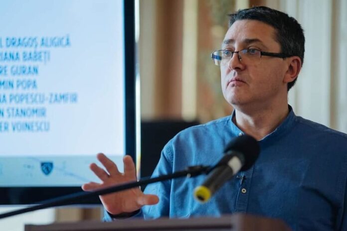 Cosmin Popa, istoric: Moştenirea lui Iliescu poate fi caracterizată printr-un singur cuvânt: toxică. A guvernat folosindu-se copios de instrumentele războiului hibrid înainte să fie formalizat şi teoretizat de Gherasimov şi aplicat de Putin