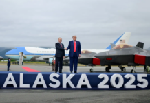 Cele mai importante fotografii de la summitul din Alaska. Ce a făcut Putin după întâlnirea cu Trump!