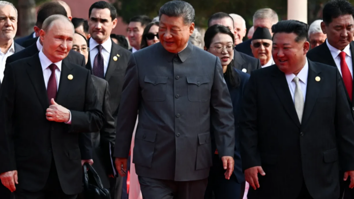 Marea paradă militară din China, Xi Jinping încadrat de Putin și Kim Jong Un, alături de alți peste 20 de lideri mondiali!