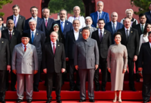 Presa din Rusia îi elogiază pe Viorica Dăncilă și Adrian Năstase. Dezvăluire fulminantă despre fostul premier, care în 1989 îl critica pe Gorbaciov și susținea pe Ceaușescu într-un ziar sovietic!