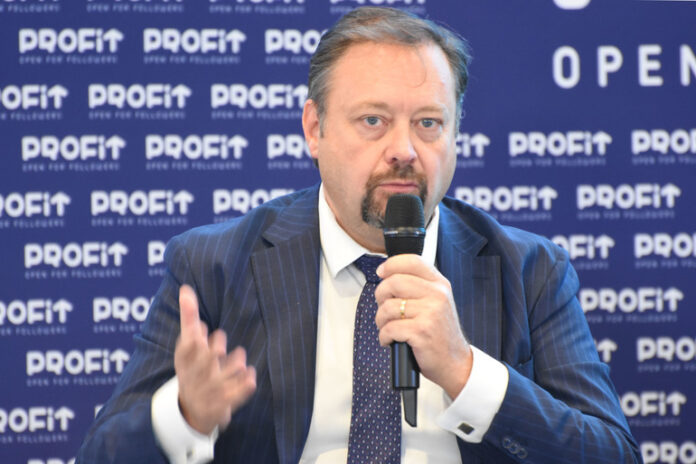 OMV Petrom avertizează: România, nu departe de riscul unui blackout. Franck Neel, membru Directorat: Exportul de energie ieftină și importul de energie scumpă arată dezechilibre structurale