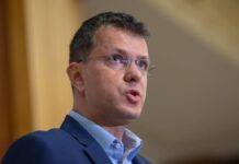 Exclusiv ECOPOLITIC! Ministrul Apărării, explicații de ce nu a făcut Armata: Am început o facultate…am mai început una..