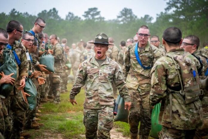 Resetarea armatei SUA! Detaliile cerințelor lui Trump și Hegseth prezentate în fața a 800 de generali și amirali americani