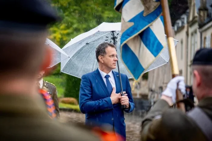 INPOLITICS: USR face România de râs pe planetă. Știrile despre Moșteanu în presa lumii!