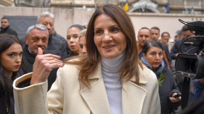 SRS: „Îi solicit lui Daniel Băluță să se retragă în favoarea Ancăi Alexandrescu”