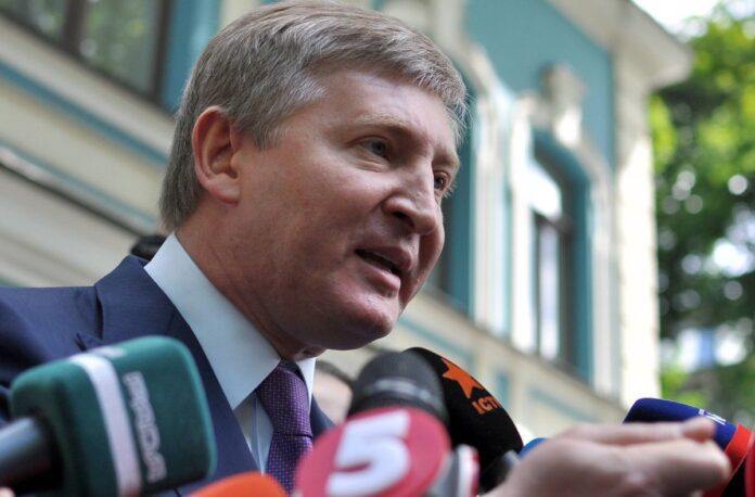 Miliardarul ucrainean Rinat Ahmetov se luptă cu românul Dorinel Umbrărescu pentru achiziția combinatului siderurgic de la Galați, după ce l-a cumpărat pe cel din Iași!