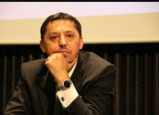 Ziar de Cluj îi declară război ministrului Educației, Daniel David. Liviu Alexa, jurnalist: „E impotent ministerial, nici în orașul care l-a ridicat nu e în stare să facă curățenie. De exemplu, să o demită pe macumba Marinela Marc.”