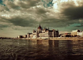 Cristian Păun: De ce Ungaria atrage de două ori mai multe investiții străine decât România!