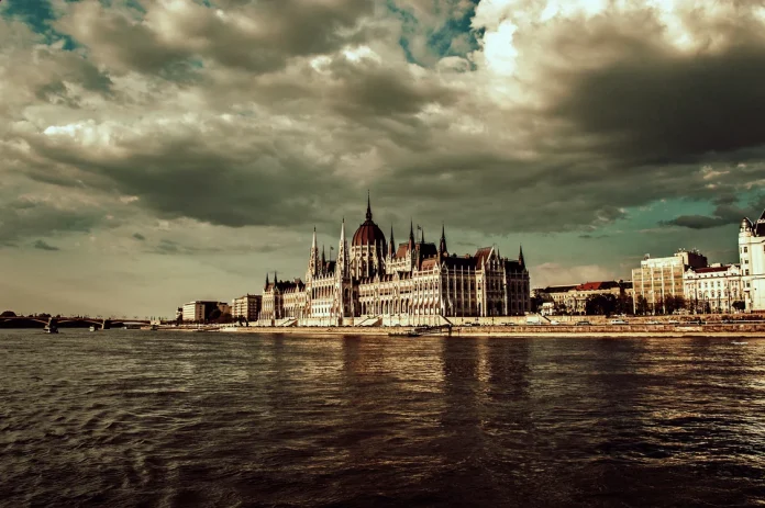 Cristian Păun: De ce Ungaria atrage de două ori mai multe investiții străine decât România!