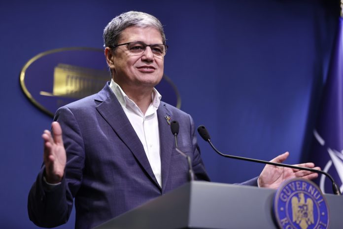 Preotul Mega, despre „părintele ministru”: În BOR, homosexualitatea este o recomandare de carieră!