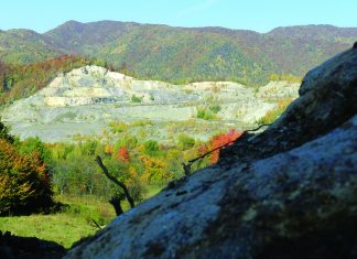 O companie controlată de Blackrock (Rothschild) a cumpărat pe bani puțini exploatarea de aur de la Certeje-Hunedoara. 30 de milioane de dolari, pentru aur ce valorează cel puțin 2 miliarde de dolari! #RomâniaFurată