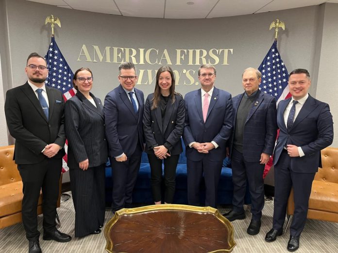 EVADARE.RO face cronica deplasării AUR în SUA