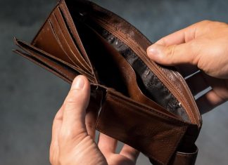 Economistul Radu Georgescu: Consumul românilor s-a prăbușit din cauza “măsurilor Bolojan”, inflația va crește, economia va intra în recesiune!