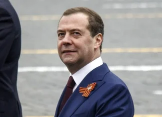 Dmitri Medvedev îl șicanează pe Trump: “Să se grăbească cu Groenlanda, locuitorii fac referendum că vor cu Rusia! Nu vor apărea steluțe noi pe steagul SUA.”