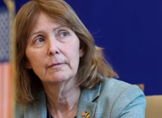 Americanii ne-au trimis ambasadori “defecți”. Kathleen Kavalec a expus “artă satanică cu bebeluși”!