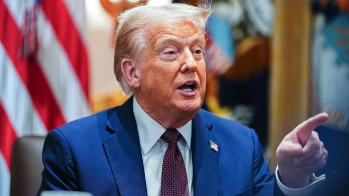 Trump zice că vrea întâlnire cu Delcy Rodriguez, apoi se prezintă pe sine ca fiind liderul Venezuelei!