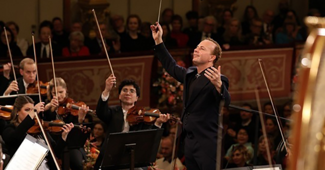 Adriana Stoicescu despre Concertul de Anul Nou de la Viena: ”Când aduci un clovn în palat, el nu devine împărat, dar castelul devine sigur circ!”