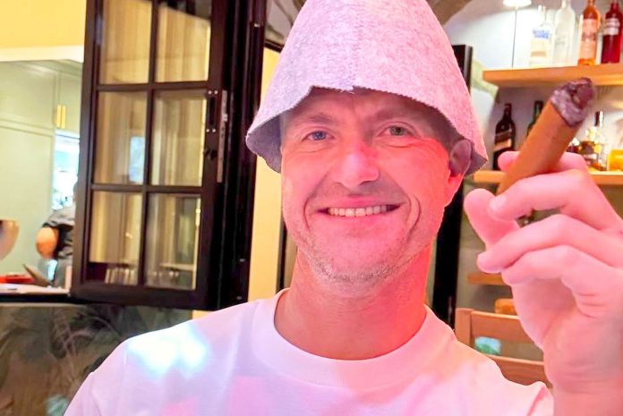 Fratele celebrului Michael Schumacher a “trecut strada”. Se căsătorește în Germania cu un bărbat!