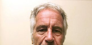 Proxenetul Epstein a recrutat o elevă de liceu din România, șocant e că a făcut-o cu acordul mamei fetei!