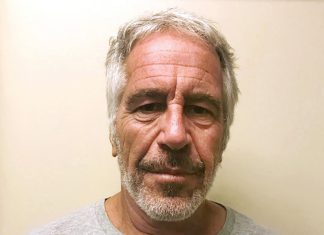 Proxenetul Epstein a recrutat o elevă de liceu din România, șocant e că a făcut-o cu acordul mamei fetei!