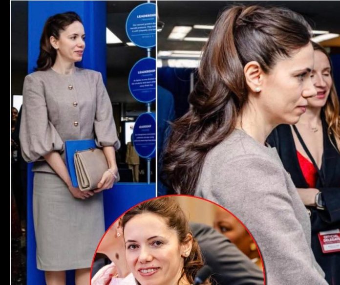 Cristina Isabela Lăpădătoni despre presa “pupincuristă” și “doamnele” neglijente Cristina Isabela Lăpădătoni despre presa “pupincuristă” și “doamnele” neglijente