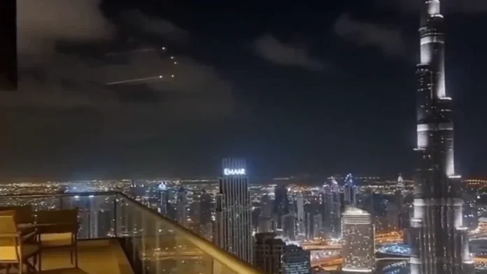 Bogații din țările arabe plătesc și sute de mii de dolari pe biletele de avion ce-i ajută să fugă de război! Bogații din țările arabe plătesc și sute de mii de dolari pe biletele de avion ce-i ajută să fugă de război!