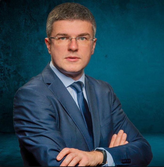 GAZETADECLUJ: “Pușcăriașa” useristă Miron Adriana Laura a aterizat la ministrul Dărău in poală! GAZETADECLUJ: “Pușcăriașa” useristă Miron Adriana Laura a aterizat la ministrul Dărău in poală!