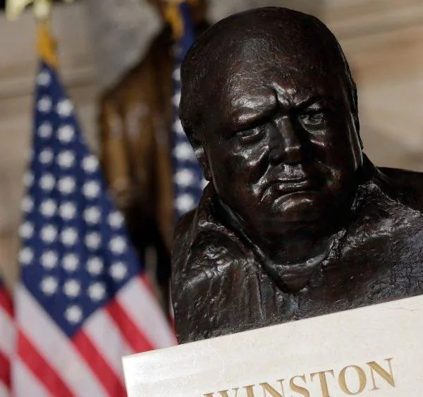 Trump, la fel ca alți lideri americani, este sortit eșecului în Iran din cauza unei fascinații dubioase pentru Churchill Trump, la fel ca alți lideri americani, este sortit eșecului în Iran din cauza unei fascinații dubioase pentru Churchill