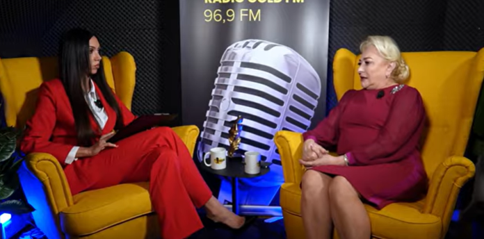 Este PSD-ul un partid misogin? De ce ex-prim-ministra Viorica Dăncilă se confrunta cu blocaje în fața camerelor de filmat? I-au fost strecurate intenționat greșeli în discursuri, de către echipa sa de comunicare? Viorica Dăncilă la „Fără Filtru, cu Jessie Baneș” spulberă zvonistica din jurul mandatului său ca primă femeie premier al României Este PSD-ul un partid misogin? De ce ex-prim-ministra Viorica Dăncilă se confrunta cu blocaje în fața camerelor de filmat? I-au fost strecurate intenționat greșeli în discursuri, de către echipa sa de comunicare? Viorica Dăncilă la „Fără Filtru, cu Jessie Baneș” spulberă zvonistica din jurul mandatului său ca primă femeie premier al României