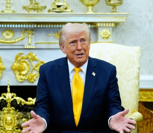 Trump a luat-o razna?! Un analist CIA îl acuză că a încercat accesarea codurilor nucleare!