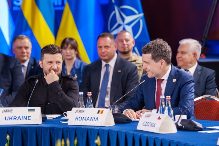 SRS, despre formatul B9 fără greutate: Summit de consolare, manipulări interne și repoziționarea forțată a lui Nicușor Dan SRS, despre formatul B9 fără greutate: Summit de consolare, manipulări interne și repoziționarea forțată a lui Nicușor Dan