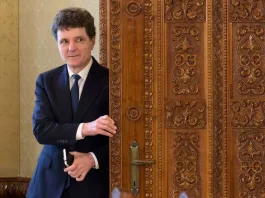 Costi Rogozanu, cronica momentului politic: Nicușor, misteriosul. Ideea de Tomac. Masochismul fermentat. (Libertatea)