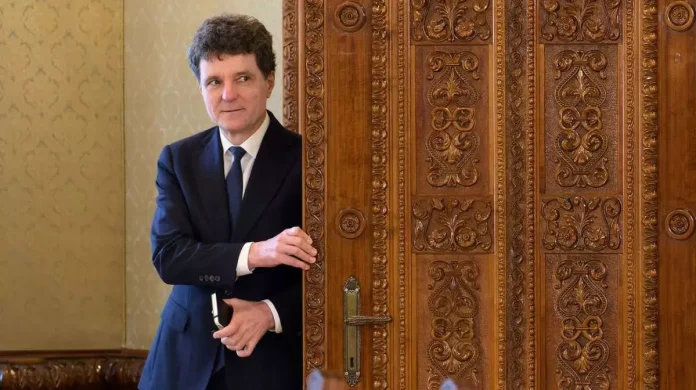 Costi Rogozanu, cronica momentului politic: Nicușor, misteriosul. Ideea de Tomac. Masochismul fermentat. (Libertatea) Costi Rogozanu, cronica momentului politic: Nicușor, misteriosul. Ideea de Tomac. Masochismul fermentat. (Libertatea)