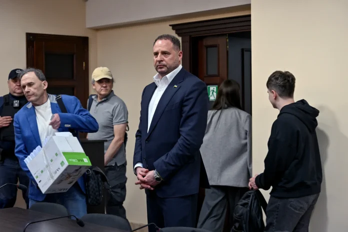 Bombă la Kiev. Yermak, omul de încredere a lui Zelensky, a fost arestat! Bombă la Kiev. Yermak, omul de încredere a lui Zelensky, a fost arestat!