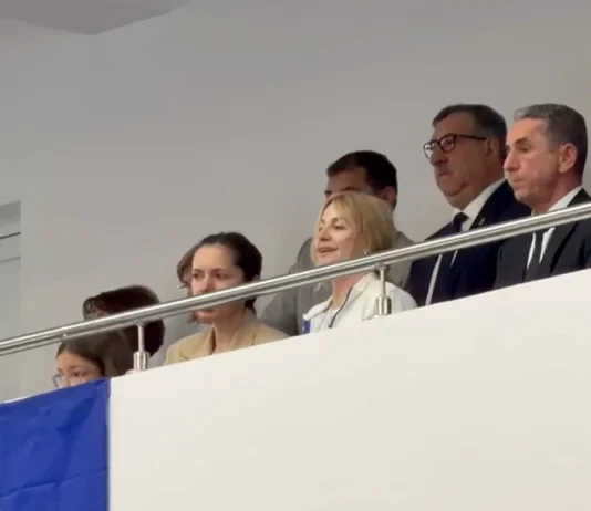 Foarte interesant! Nadia Comăneci, primită în Oneștiul natal și de către Mirabela Grădinaru și copiii lui Nicușor Dan