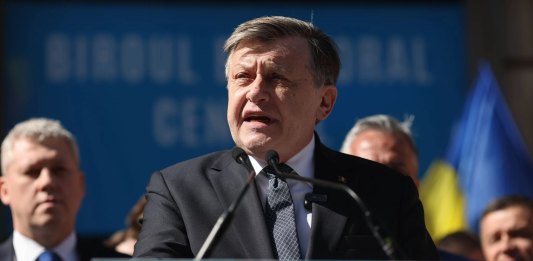 Crin Antonescu: “I-am cerut lui Bolojan să candideze la prezidențiale, a refuzat. În timpul lui Iohannis clasa politică a fost emasculată!”