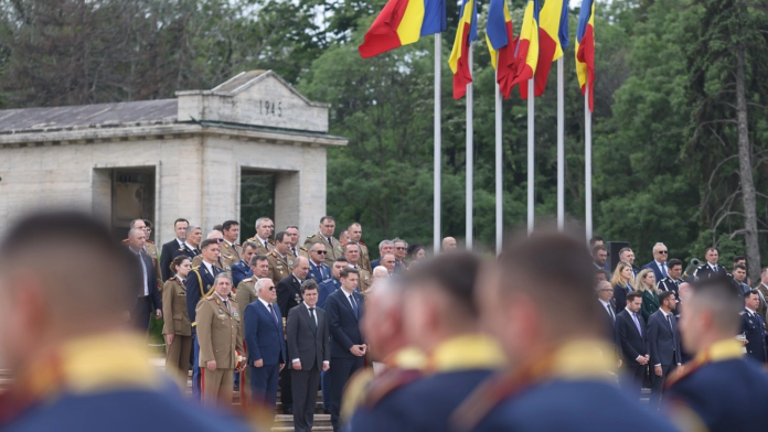 Participare slăbuță la summitul B9 de la București. Niciun lider al unei țări Occidentale majore, SUA reprezentate doar printr-un subsecretar de stat! Participare slăbuță la summitul B9 de la București. Niciun lider al unei țări Occidentale majore, SUA reprezentate doar printr-un subsecretar de stat!