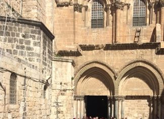 DILEMA provoacă o dezbatere urgentă: batjocorirea și agresarea creștinilor din Israel!
