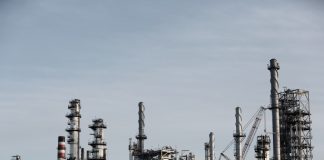 Marea Britanie autorizează importurile de petrol rusesc!