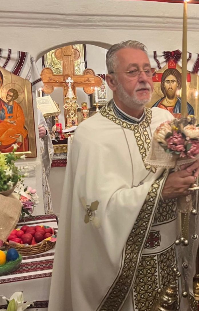 Preot ortodox român, mesaj către parlamentari ca să-l sprijine pe Adrian Veștea. Florin Mihalache a slujit 25 de ani în SUA și a ctitorit 5 biserici pe pământ american! Preot ortodox român, mesaj către parlamentari ca să-l sprijine pe Adrian Veștea. Florin Mihalache a slujit 25 de ani în SUA și a ctitorit 5 biserici pe pământ american!