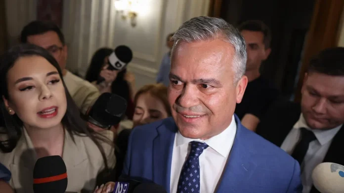 Adrian Veștea povestește cum s-a derulat relaționarea cu Nicușor Dan pentru nominalizare. Vrea vot de învestire miercuri! Adrian Veștea povestește cum s-a derulat relaționarea cu Nicușor Dan pentru nominalizare. Vrea vot de învestire miercuri!